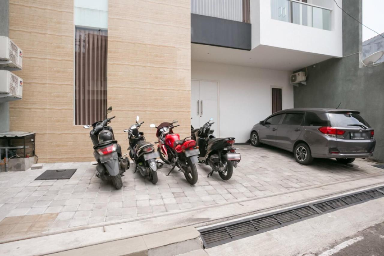 Hostel Reddoorz Syariah Near Lapangan Pancasila Simpang Lima Semarang Exterior foto